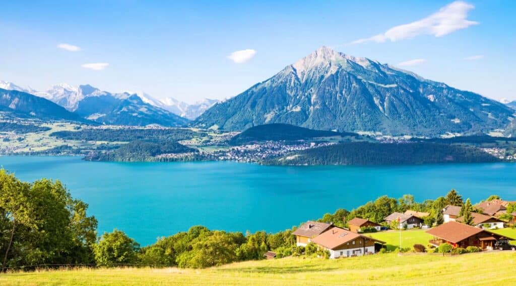 Vue imprenable du Lac de Thoune, romantique et impressionnant